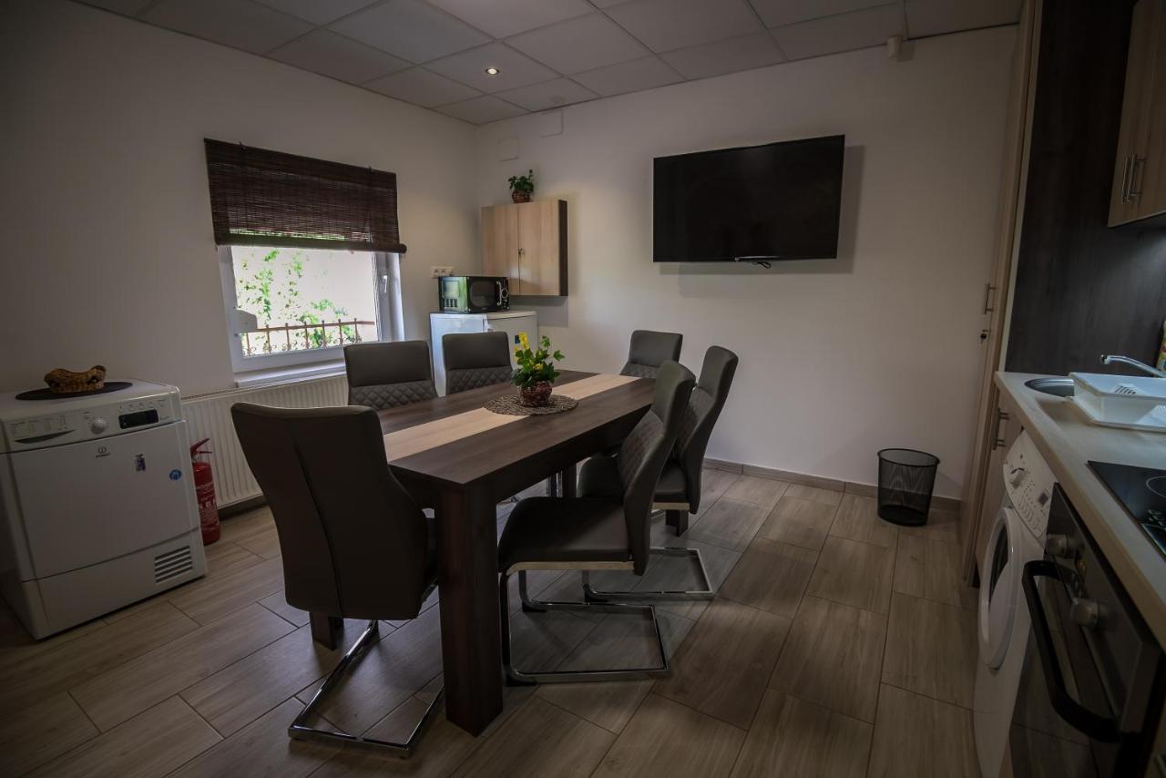 Mokka Apartman セゲド エクステリア 写真