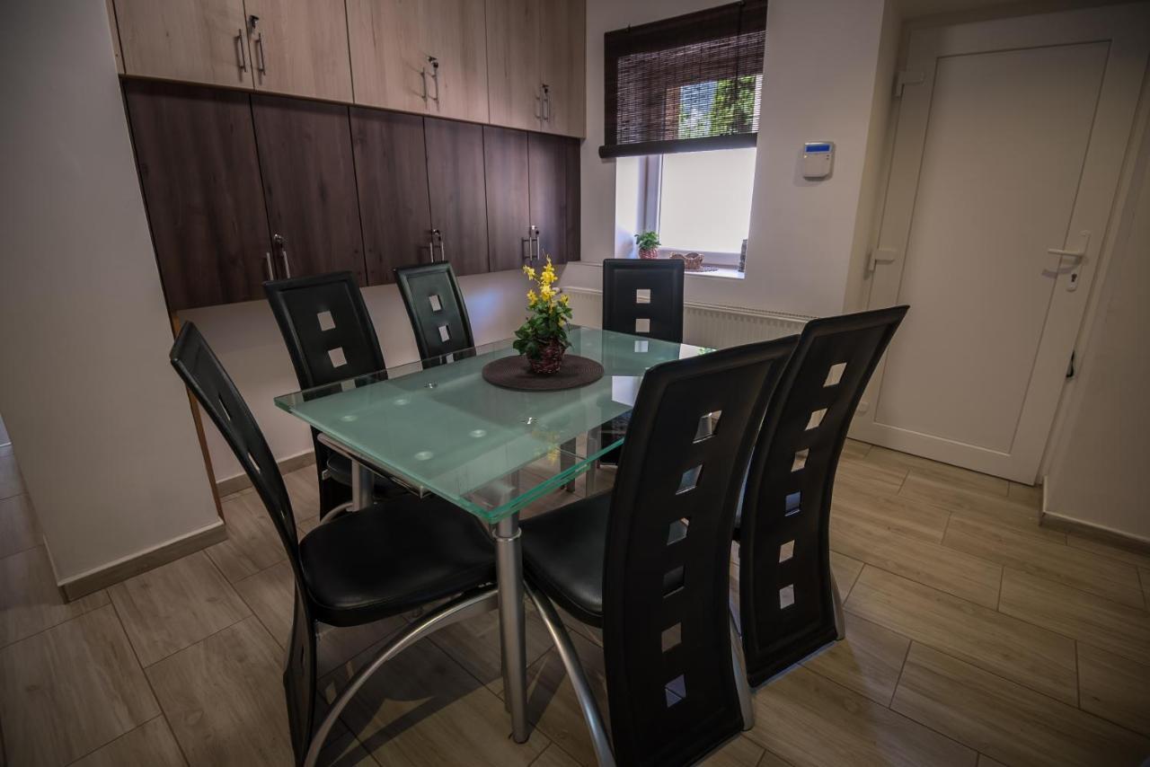 Mokka Apartman セゲド エクステリア 写真