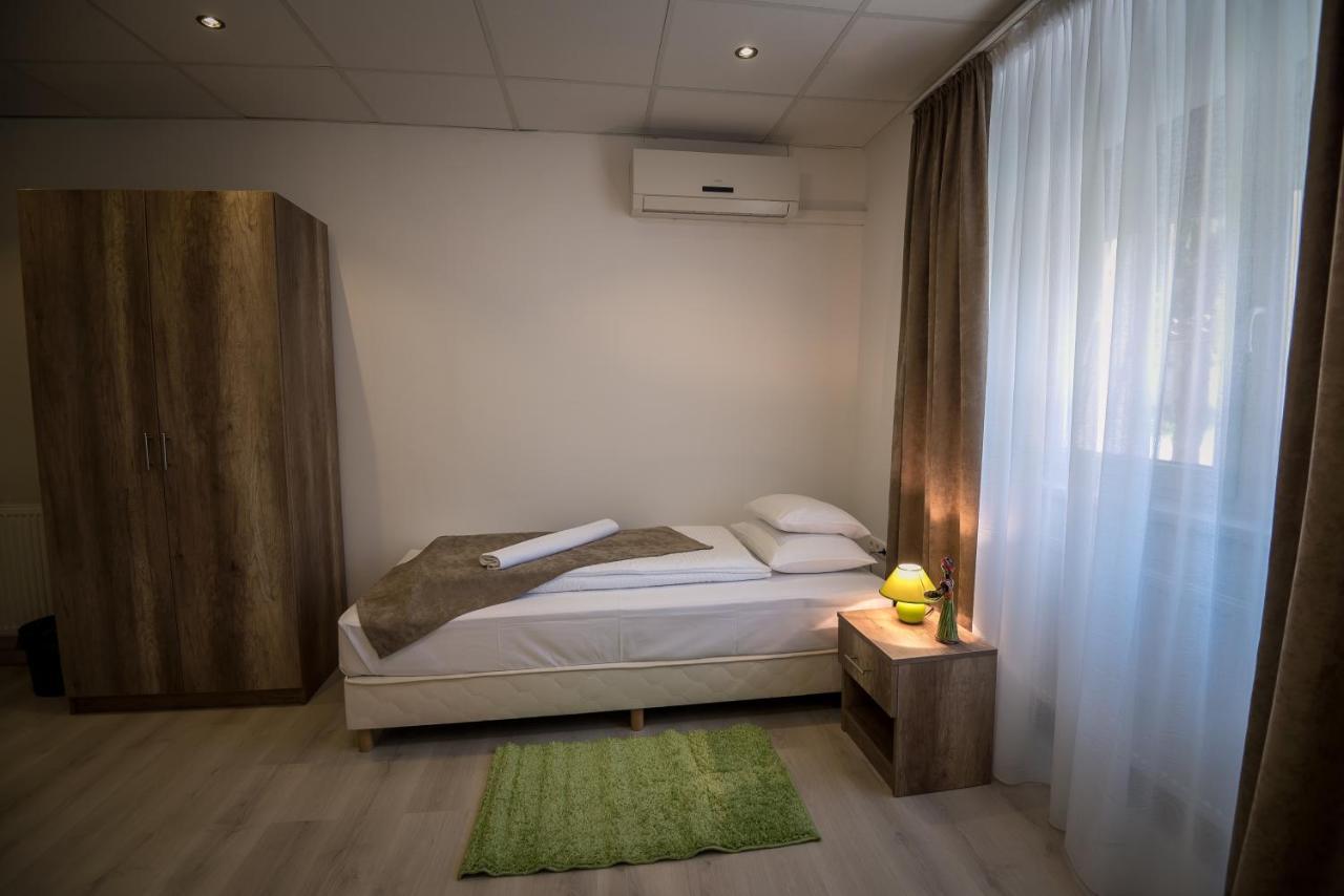 Mokka Apartman セゲド エクステリア 写真