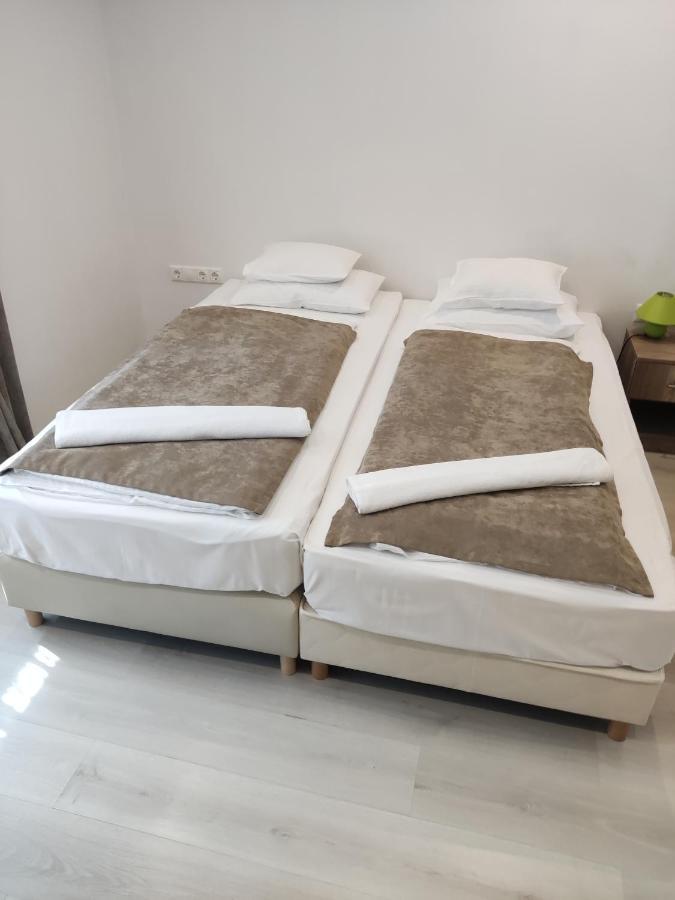 Mokka Apartman セゲド エクステリア 写真